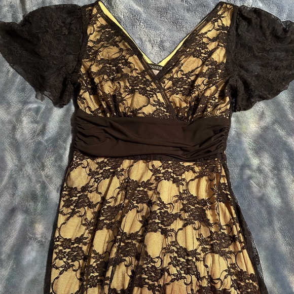 Black Lace Formal Evening Gown with Short Sleeves - Picture 2 of 11
